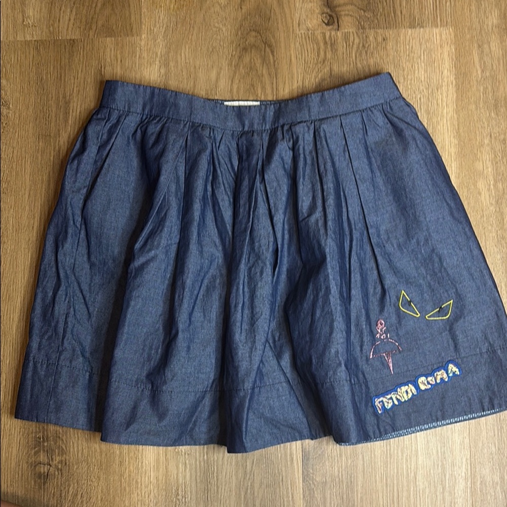 Fendi size 9 Embroidered Denim Skirt (bin11)